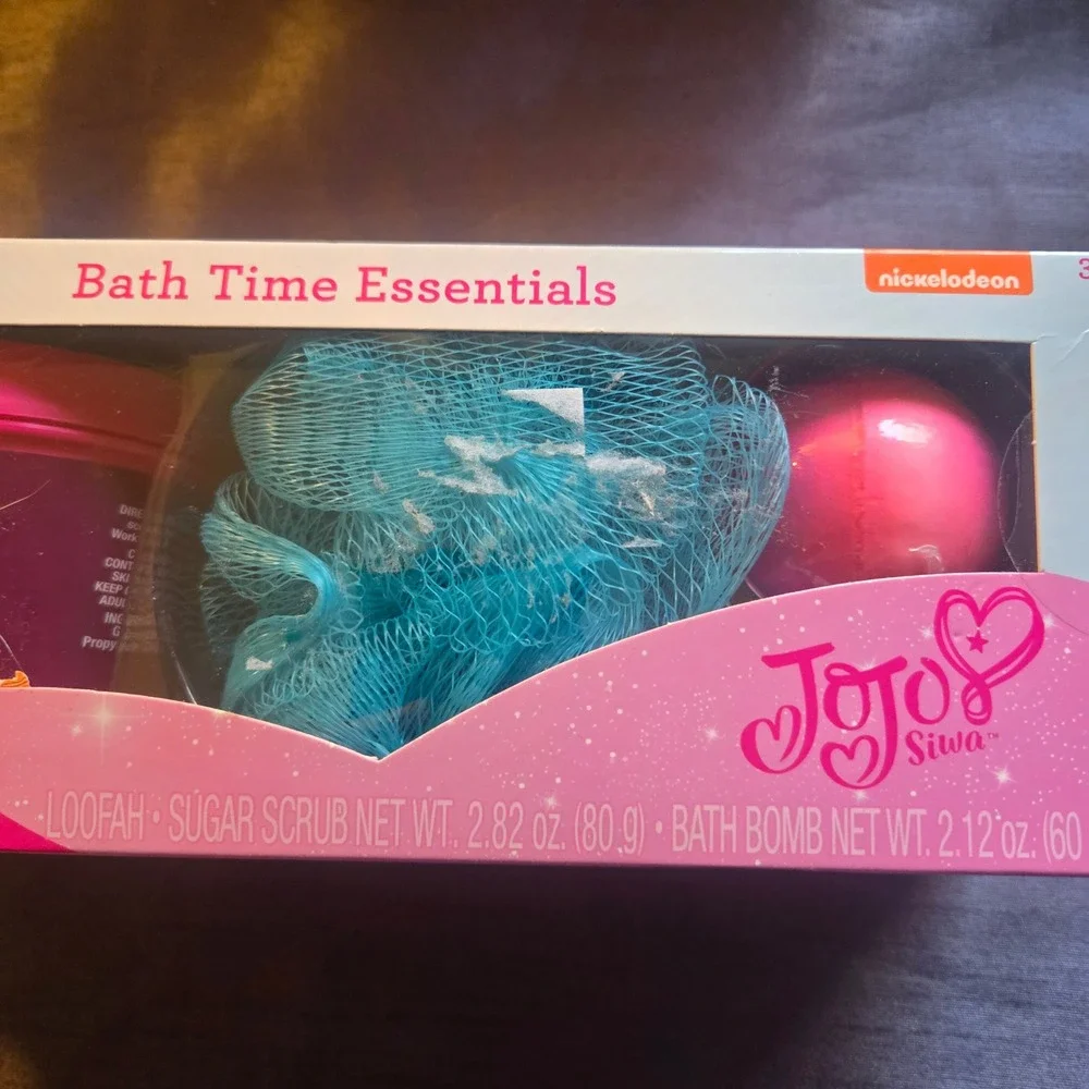 JoJo Siwa‎ Bath Time Essentials Gift Set Sugar Scrub Loofah Bath Bomb Kids NIB
